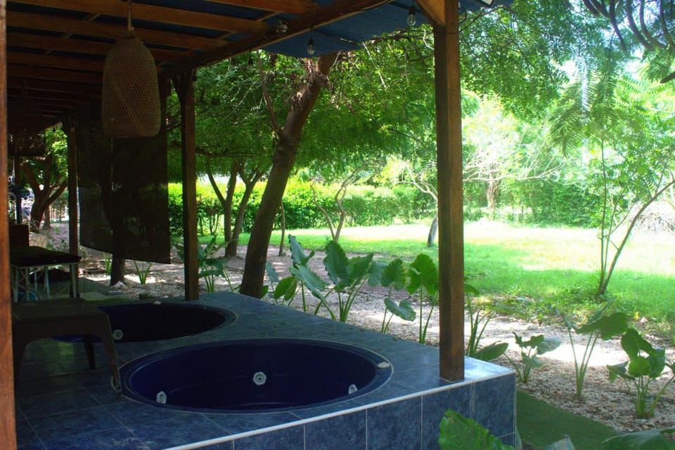 Mango Tree Island 420 Hostel in Bolivar