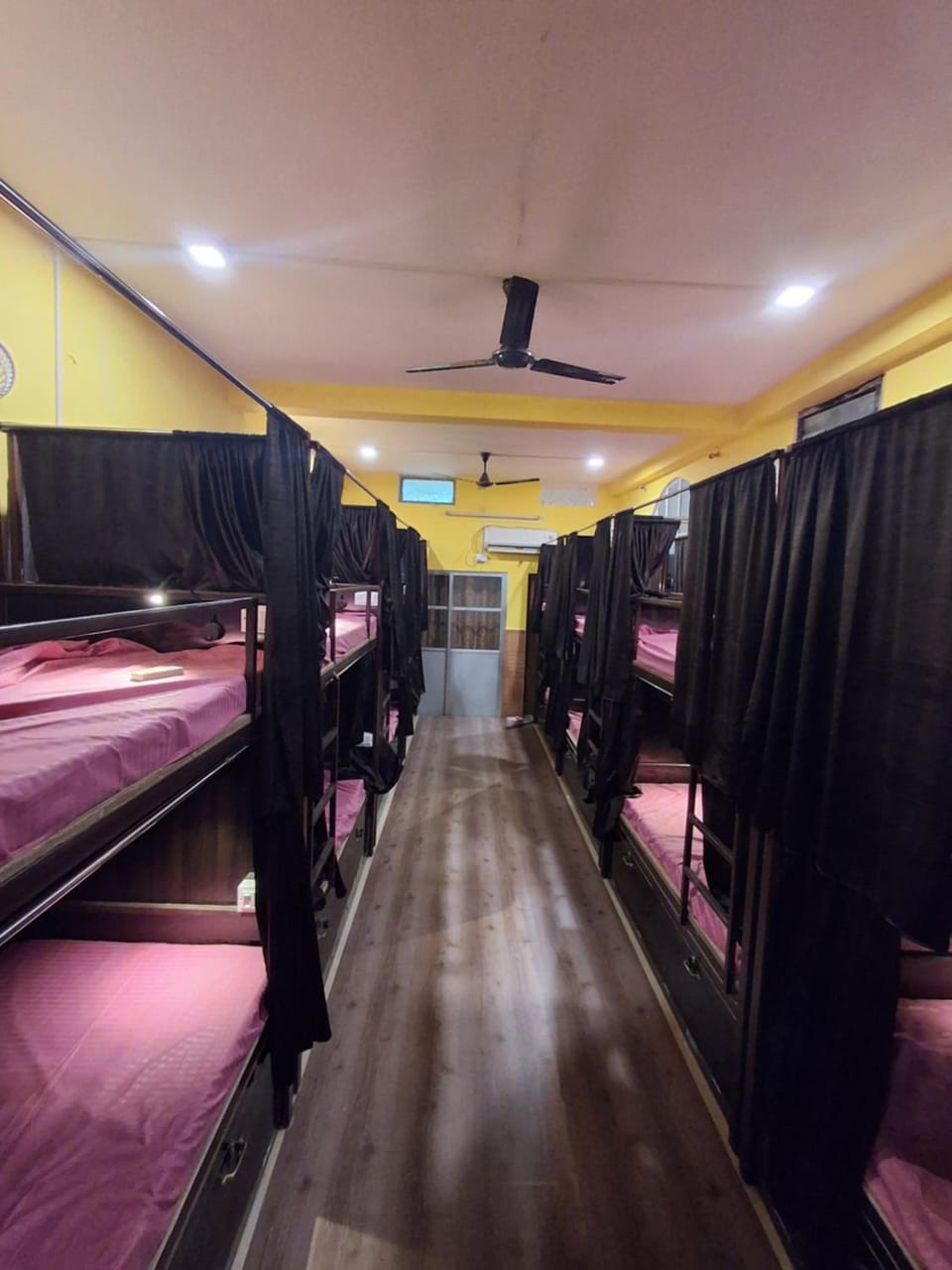 Shri Ashray Capsule hotel in Varanasi
