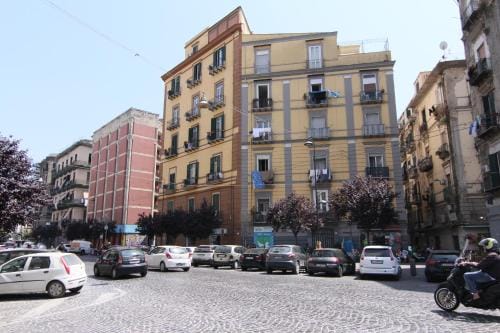 Increasing Home Garibaldi Hotel in Naples
