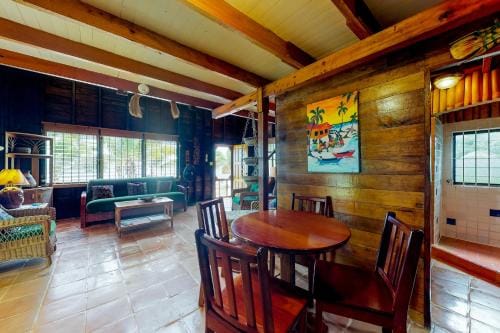 Ara Macao Beach House at Ocean’s Edge -Gold Standard Certified Hotel in Stann Creek District