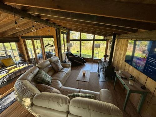 Weston Log Cabin Lodge in Bassetlaw District