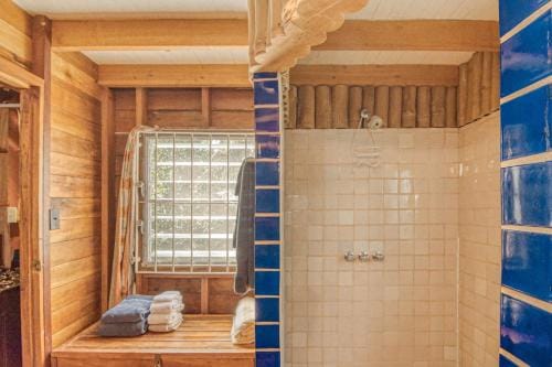 Blue Tang Beach House at Ocean’s Edge -Gold Standard Certified Hotel in Stann Creek District