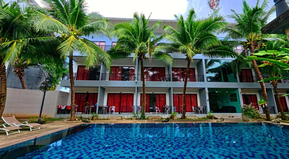 Baan Phu Chalong Place Hotel in Chalong