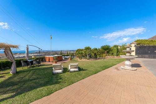 Charming One-Bedroom Flat Dormitory room Hostel in Costa del Sol