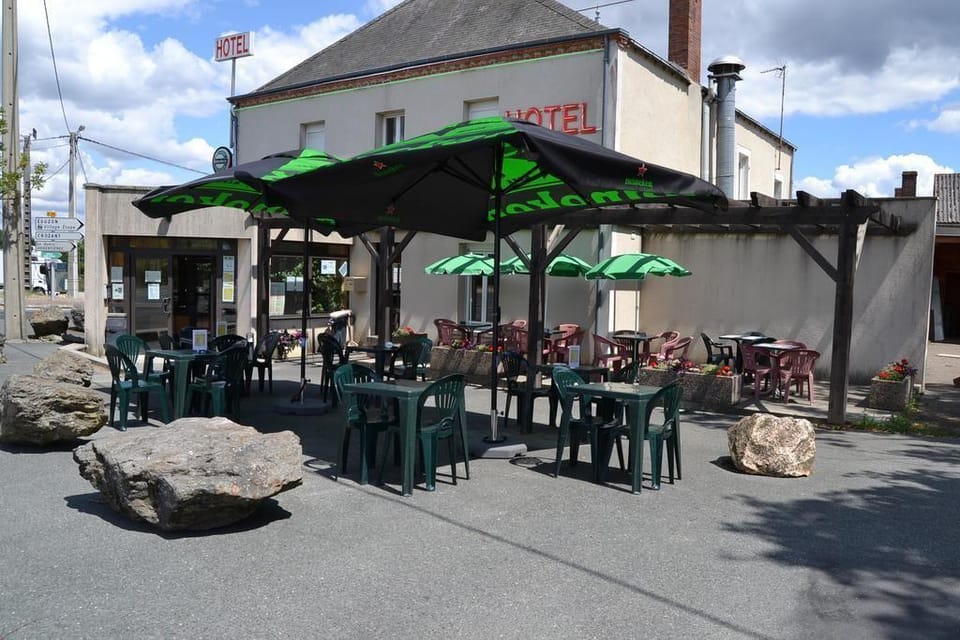 Relais des Cinq Routes Hotel in Centre-Val de Loire