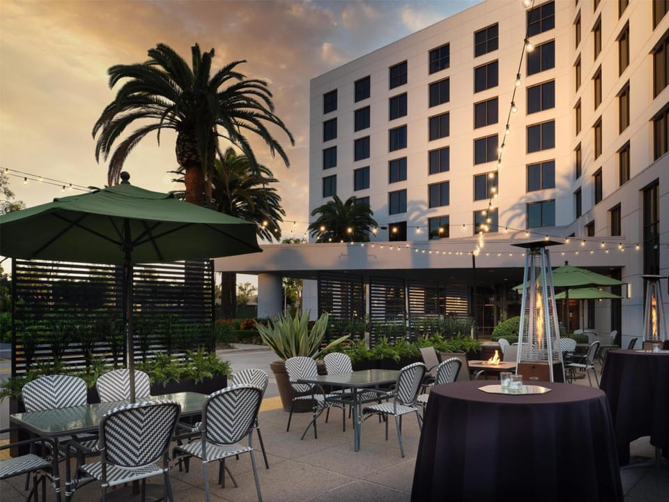 DoubleTree by Hilton Irvine-Spectrum Hotel in Irvine