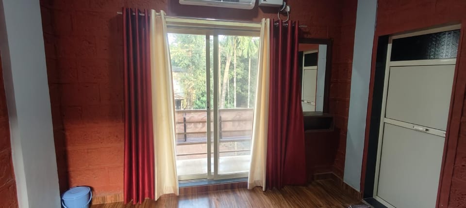 SHRAVANI HOLIDAY INN  Resort in Maharashtra