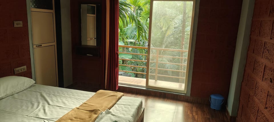 SHRAVANI HOLIDAY INN  Resort in Maharashtra