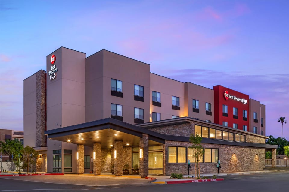 Best Western Plus Rialto Hotel in Rialto