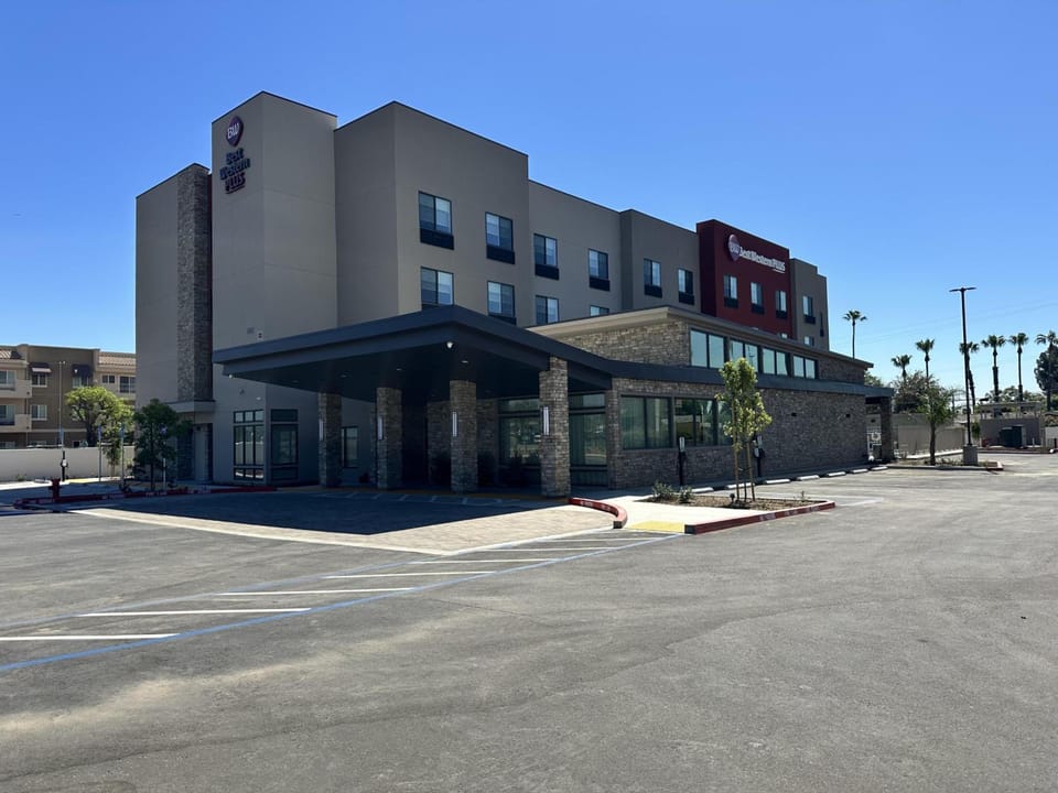 Best Western Plus Rialto Hotel in Rialto