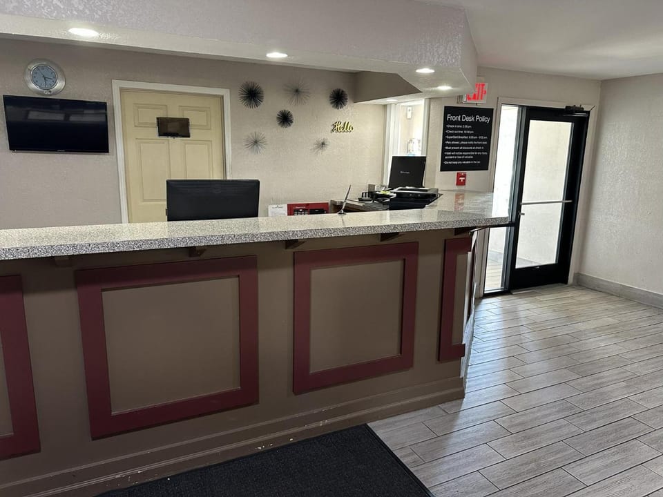 Red Roof Inn & Suites Marysville Hotel in Ohio