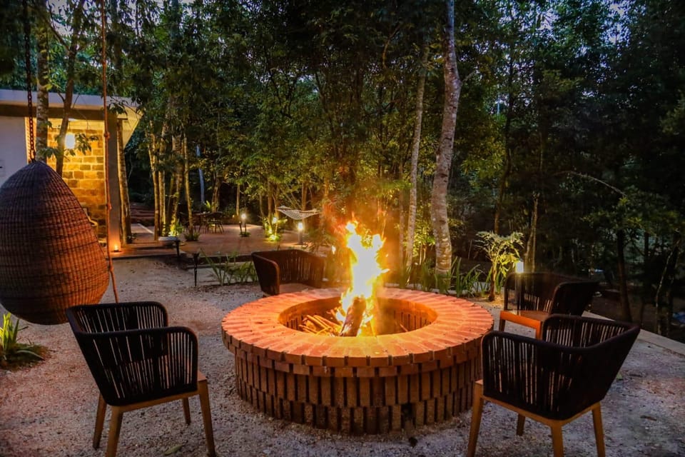 TranquilIsle with Heated Plunge Pool & Jacuzzi Resort in Central Province