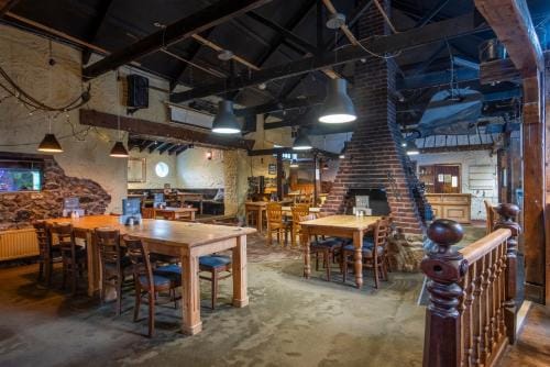 Tricky's at The Tolgus Inn, Redruth - Free WiFi - Free Parking Hotel in Redruth