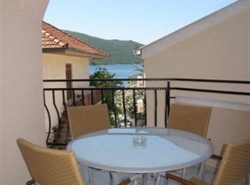 Villa Apartments Kumbor President Hotel in Kotor Municipality