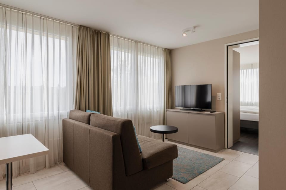 Shared lounge/TV area