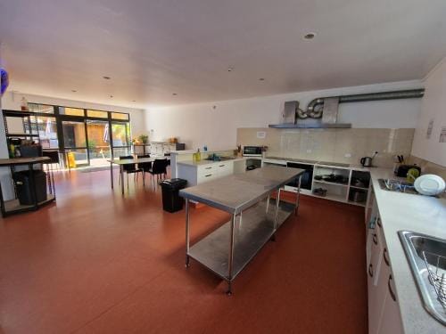 Palm Tree Apartments & backpackers Hotel in Paihia