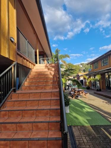 Palm Tree Apartments & backpackers Hotel in Paihia