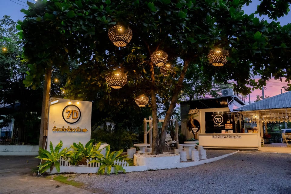 7D Resort&Hotel Motel in Laos