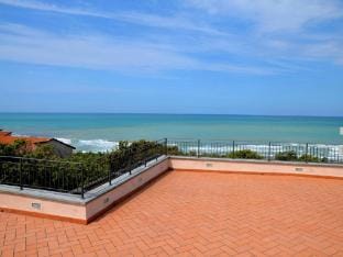 Beachside apartment in San Vincenzo Hotel in San Vincenzo