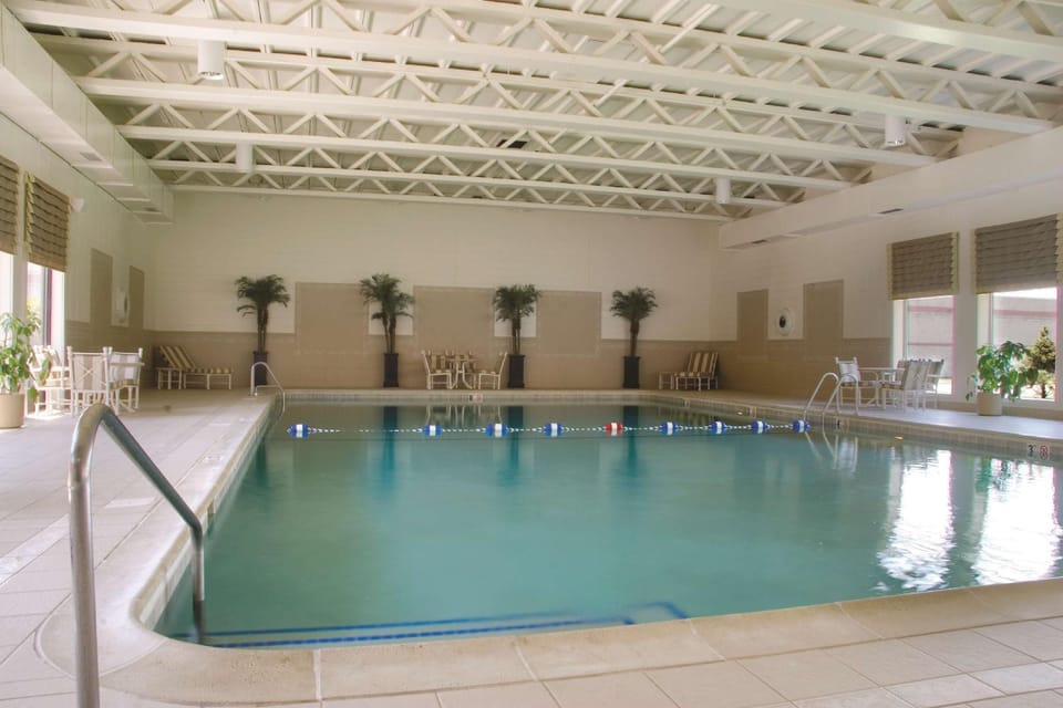 DoubleTree by Hilton Hotel Chicago - Alsip Hotel in Crestwood