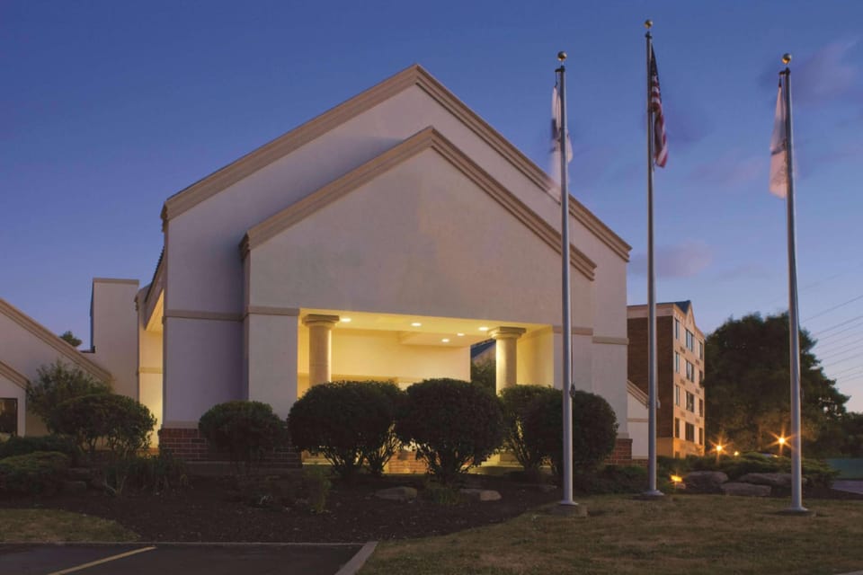 Wyndham Independence Hotel in Independence