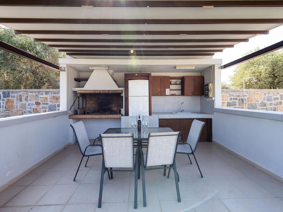 Villa in Koxare with Private Pool  Garden Resort in Crete