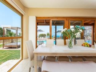 Golden Sand Beach villa Hotel in Crete