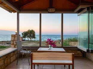Golden Sand Beach villa Hotel in Crete