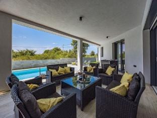 Villa with Private Illuminated Pool Hotel in Pula