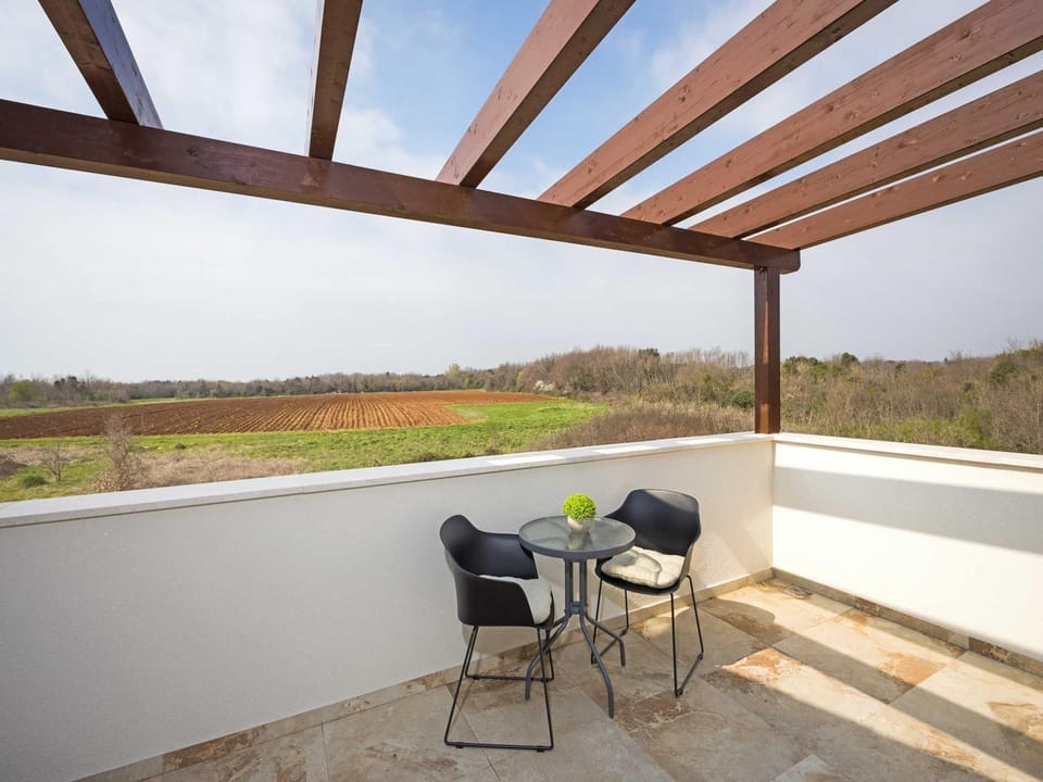 Luxe villa in Pula with pool and jacuzzi Resort in Fažana