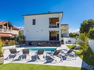 Villa in Stinjan near Hidrobaza Beach Hotel in Fažana
