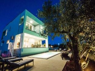 Villa with Pool and Sea View in Fazana - Horizont Hotel in Fažana
