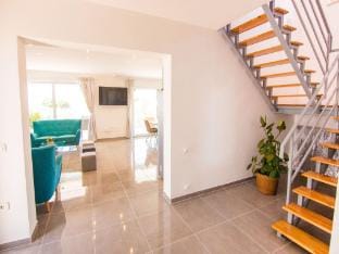 Villa with Pool and Sea View in Fazana - Horizont Hotel in Fažana
