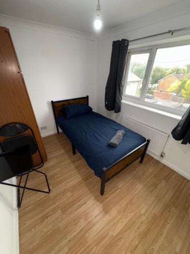 Cosy room 4 Gatwick Hotel in Crawley