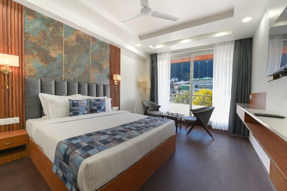 Hotel Skyline Manali Walking Distance to Mall Road, Centrally Heated Hotel in Manali