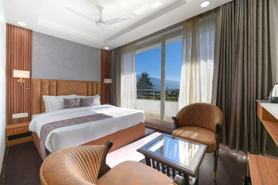 Hotel Skyline Manali Walking Distance to Mall Road, Centrally Heated Hotel in Manali