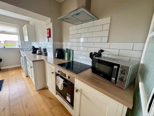 Comfortable 2-Bed Home near Swansea Bay Hotel in Wales