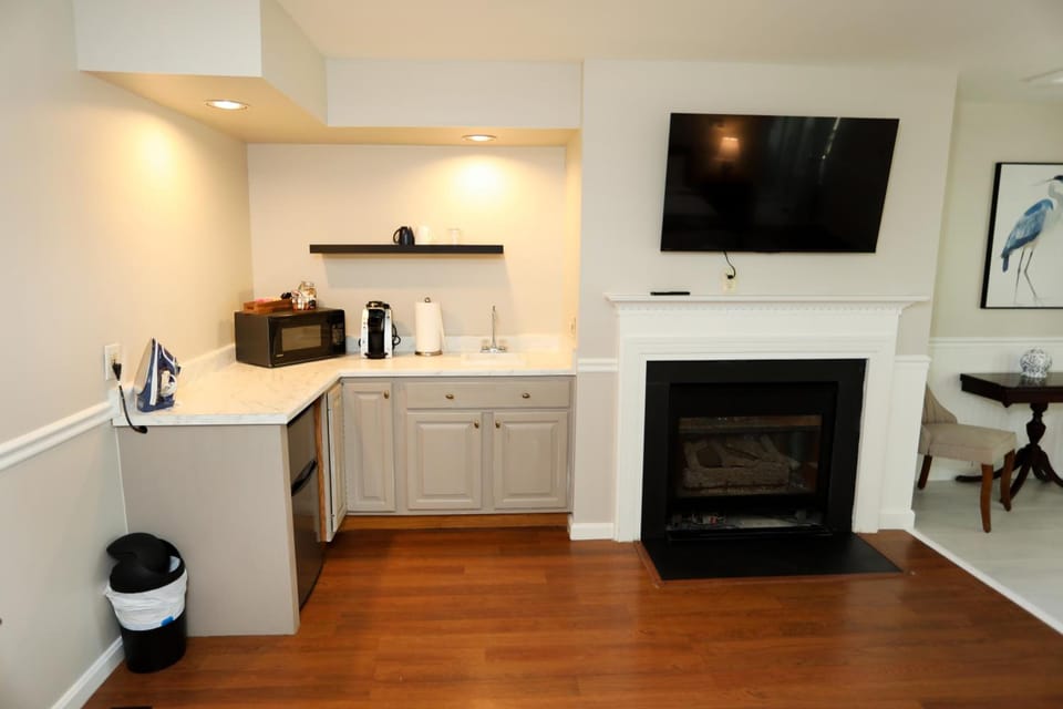 Cypress River Inn & Spa Hotel in Assateague Island