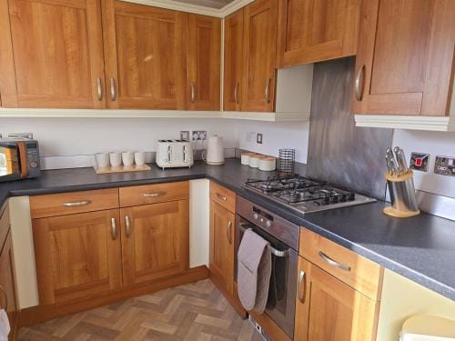 Family-Friendly 4-Bed Swansea Stay with Parking Hotel in Wales