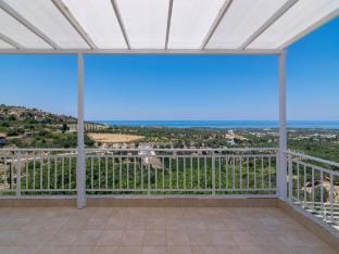 Villa in Agia Triada with Private Pool Hotel in Crete