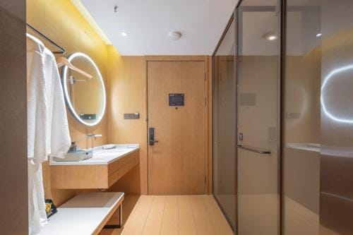 Wanxin R Hotel Shanghai Chongming Wanda Plaza Branch Hotel in Shanghai