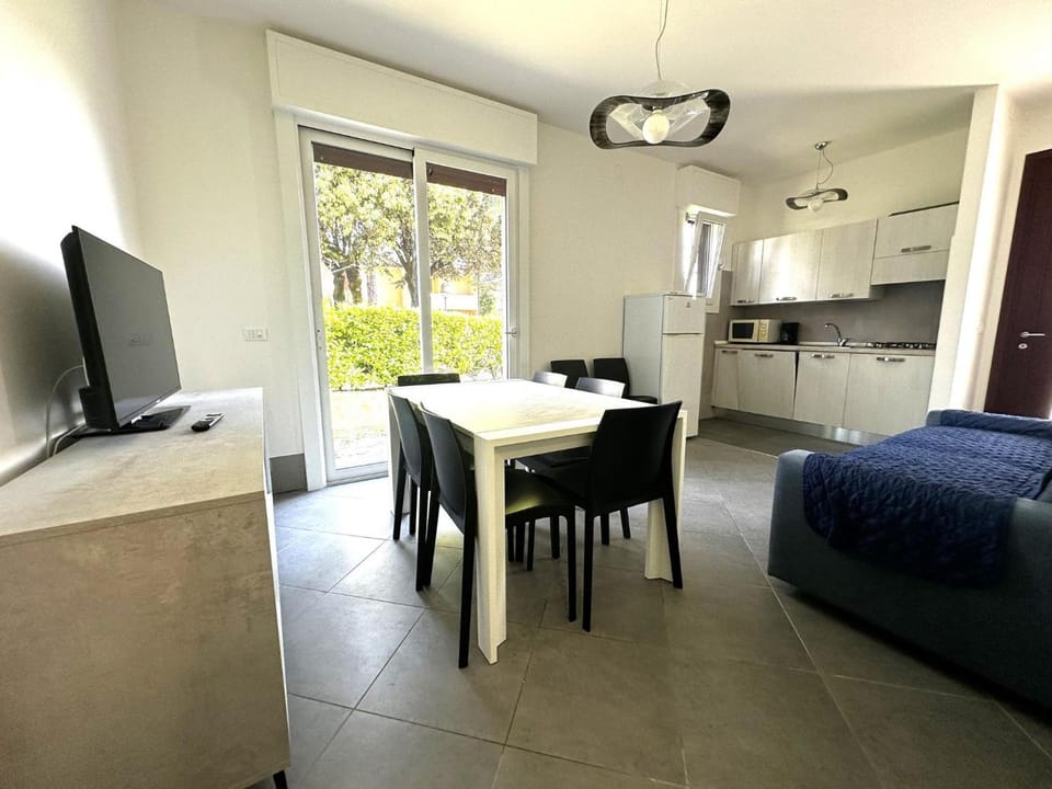 Shared lounge/TV area