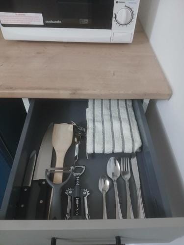 Budget Studio - Central Gosport with Free Parking Hotel in Gosport