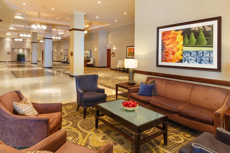 Hotel Zessa Orange County Airport, a DoubleTree by Hilton Hotel in Costa Mesa