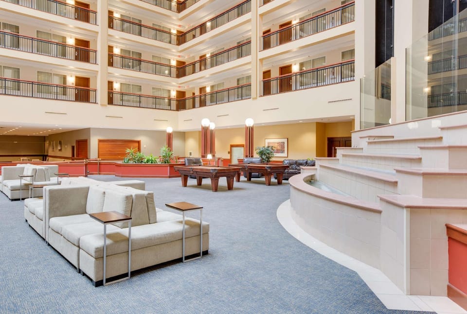 Embassy Suites by Hilton Cleveland Rockside Hotel in Independence
