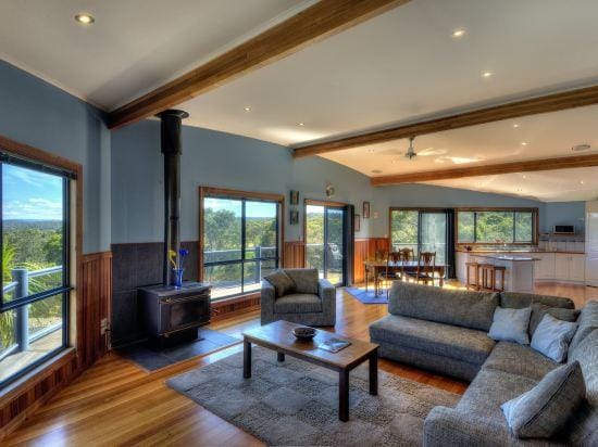 Mayakitana Hotel in Tasmania