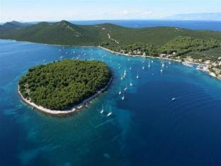Studio in Brgulje with Beachfront Access Hotel in Zadar County