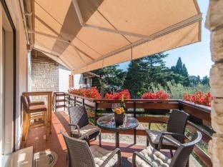 Apartment in Medulin with Sea View and Beach Hotel in Premantura