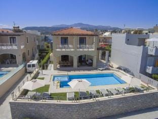 Villa in Rethymno on Beach with Private Pool Hotel in Rethymno