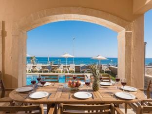 Villa in Rethymno on Beach with Private Pool Hotel in Rethymno